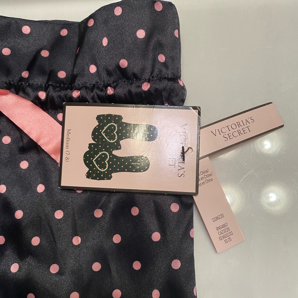 Victoria's Secret Heart slippers size medium and tote - Picture 7 of 10